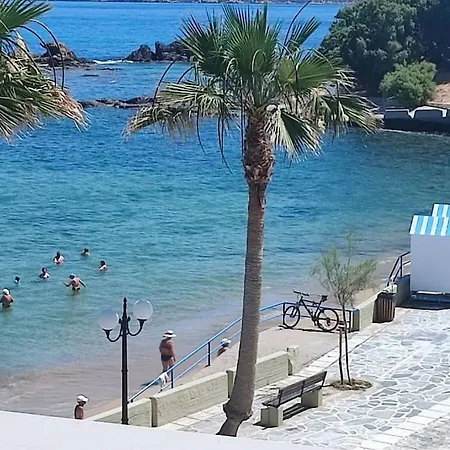 公寓 Chrysa's House In Front Of The Sea